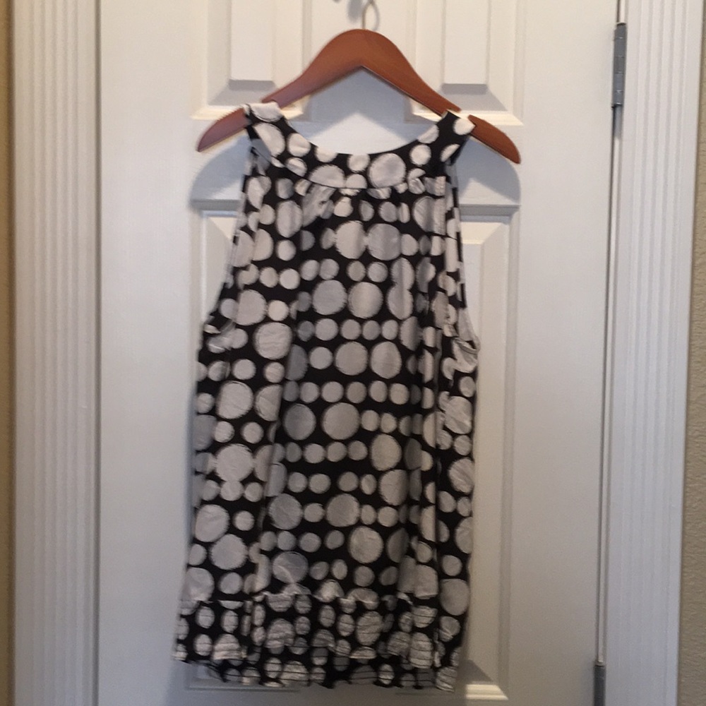 Black & White polka dots top.